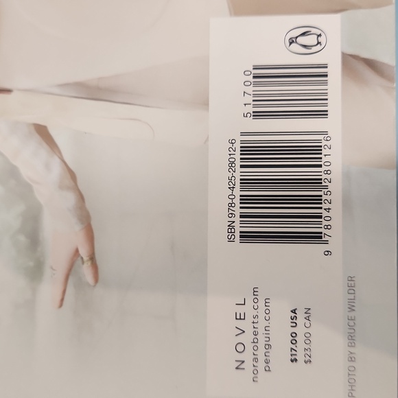 The Guardians Trilogy Series Nora Roberts Paperback Book set NWT - Picture 10 of 10